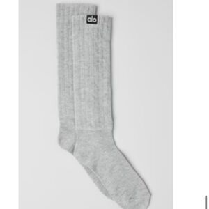 NWT Unisex Alo Yoga scrunch Socks